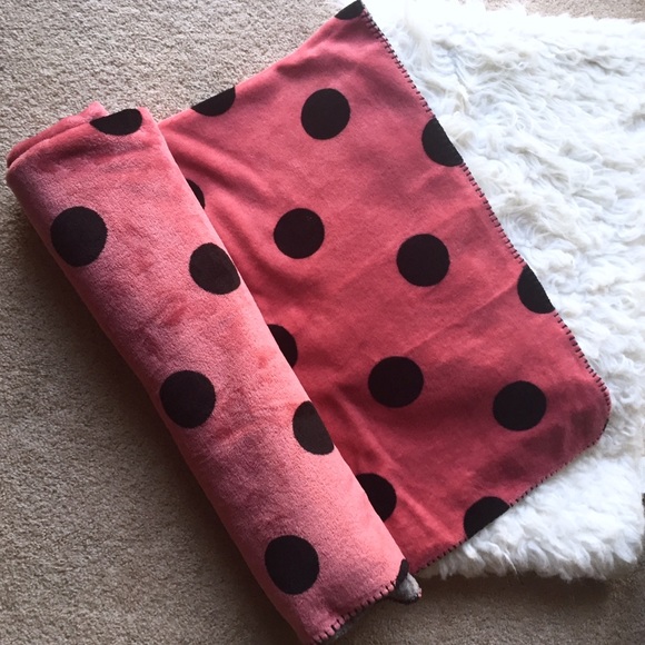 PINK Victoria's Secret Other - 💕PINK Victoria Secret throw💕
